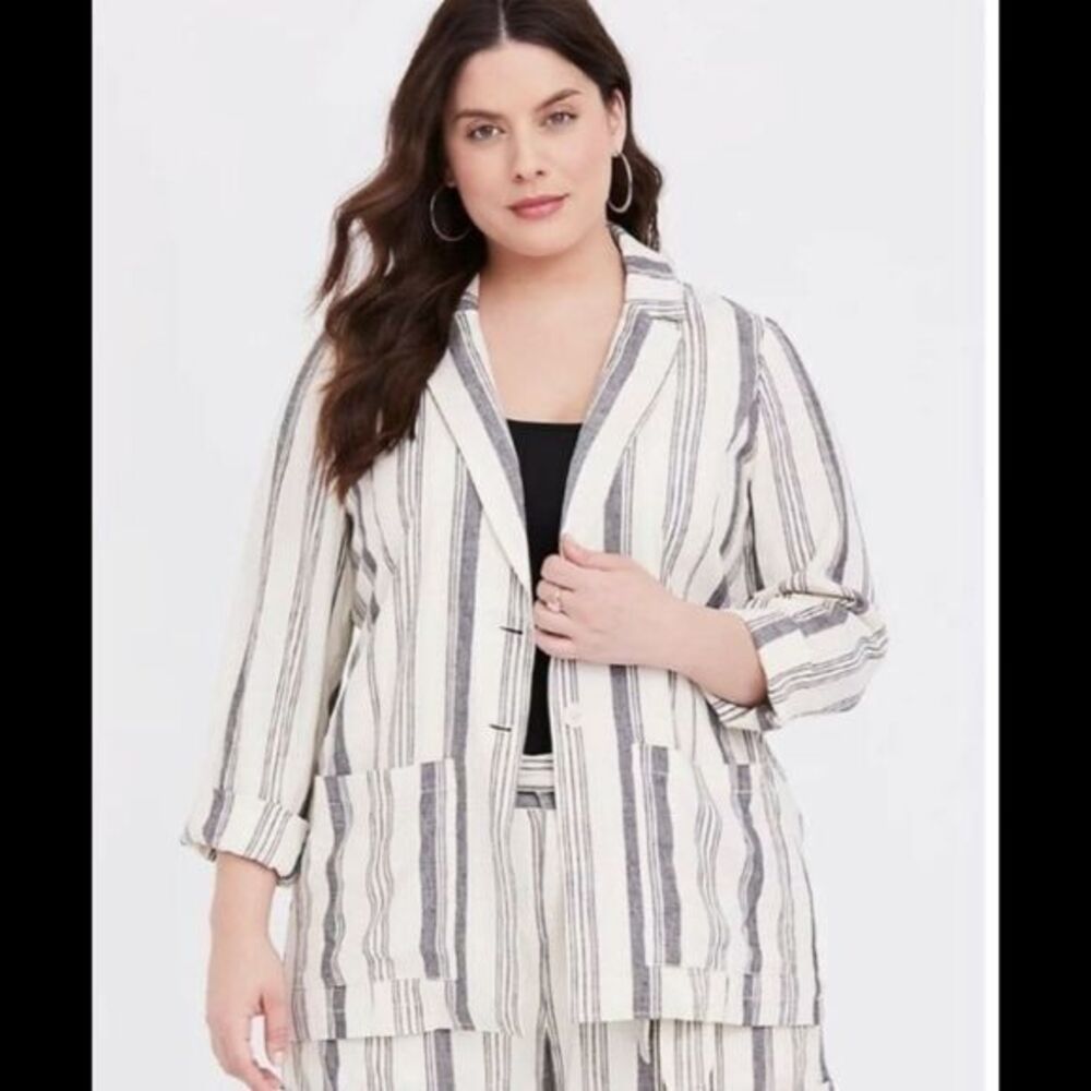 Torrid Striped Linen Blazer -12 cream tan striped linen rayon spandex NWT
